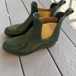 Lauren Ralph Lauren Green Tan Ankle rubber rain Boots preppy equestrian size 9
